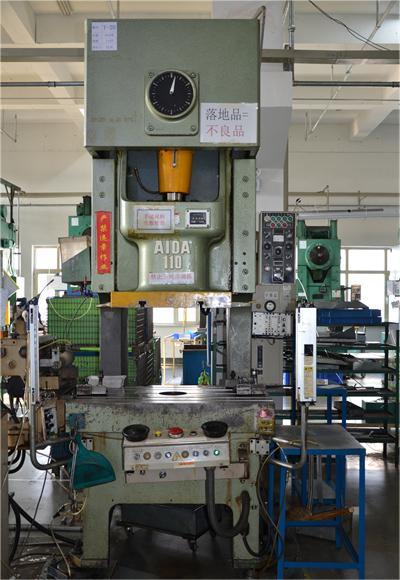 4、110T單點順?biāo)蜎_壓機1.JPG